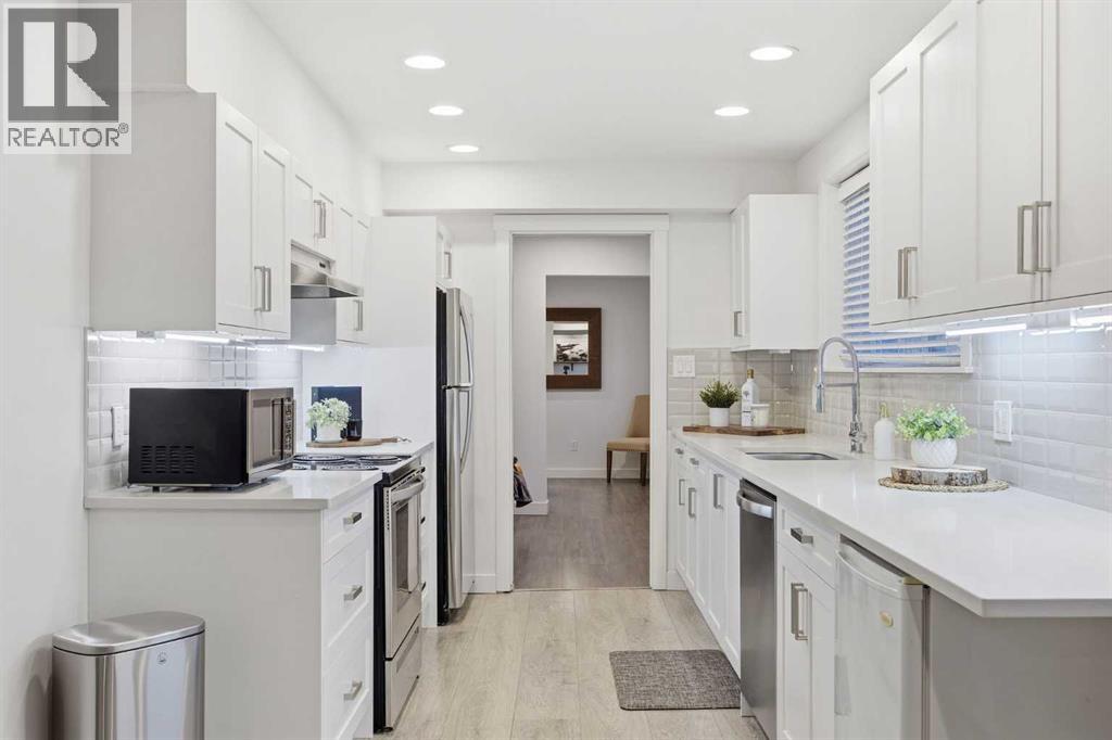 #101 2221 14 Street SW - 11