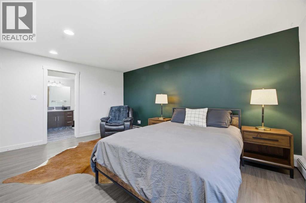 #101 2221 14 Street SW - 20