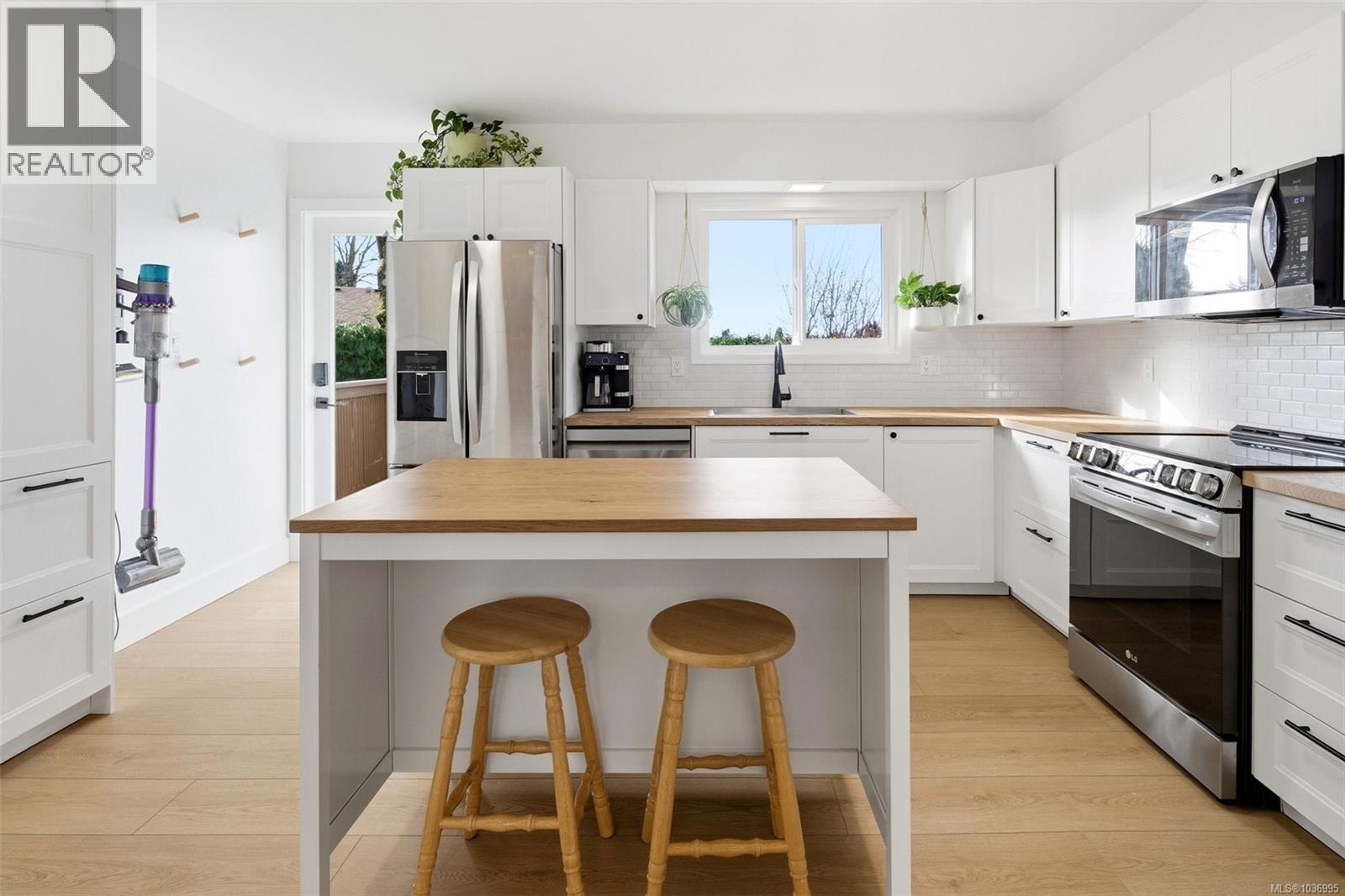 4285 Caen Rd - 10