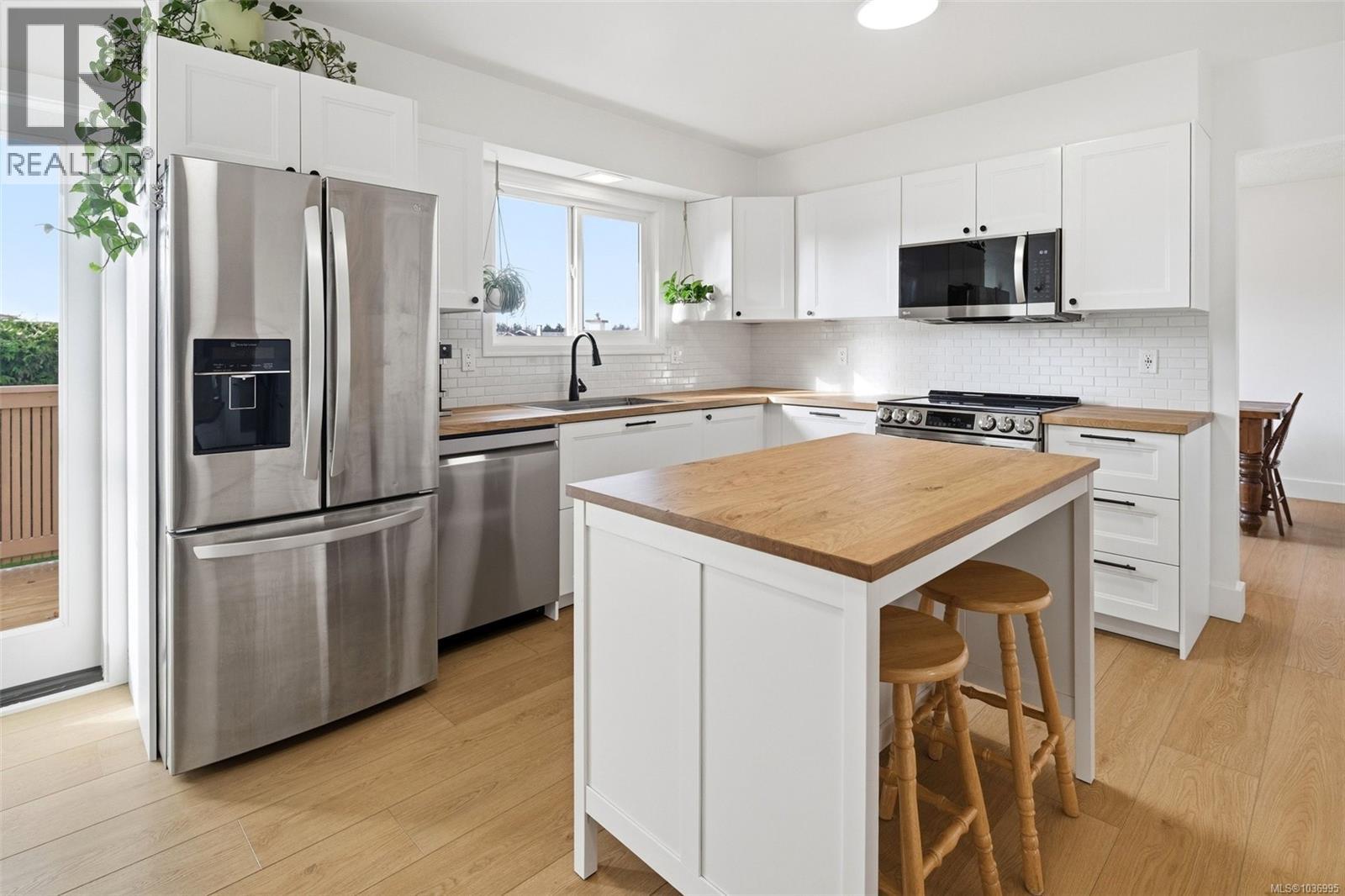 4285 Caen Rd - 8