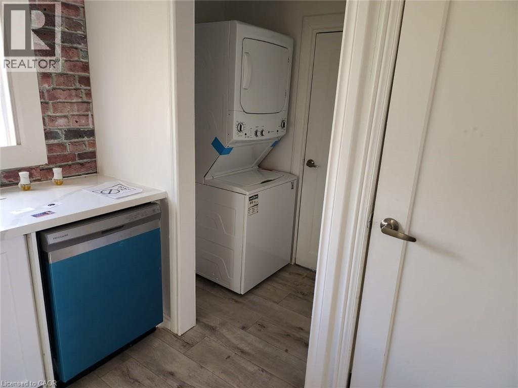 32 NIAGARA Street, Brantford, Ontario, N3R4E2 — Photo 15