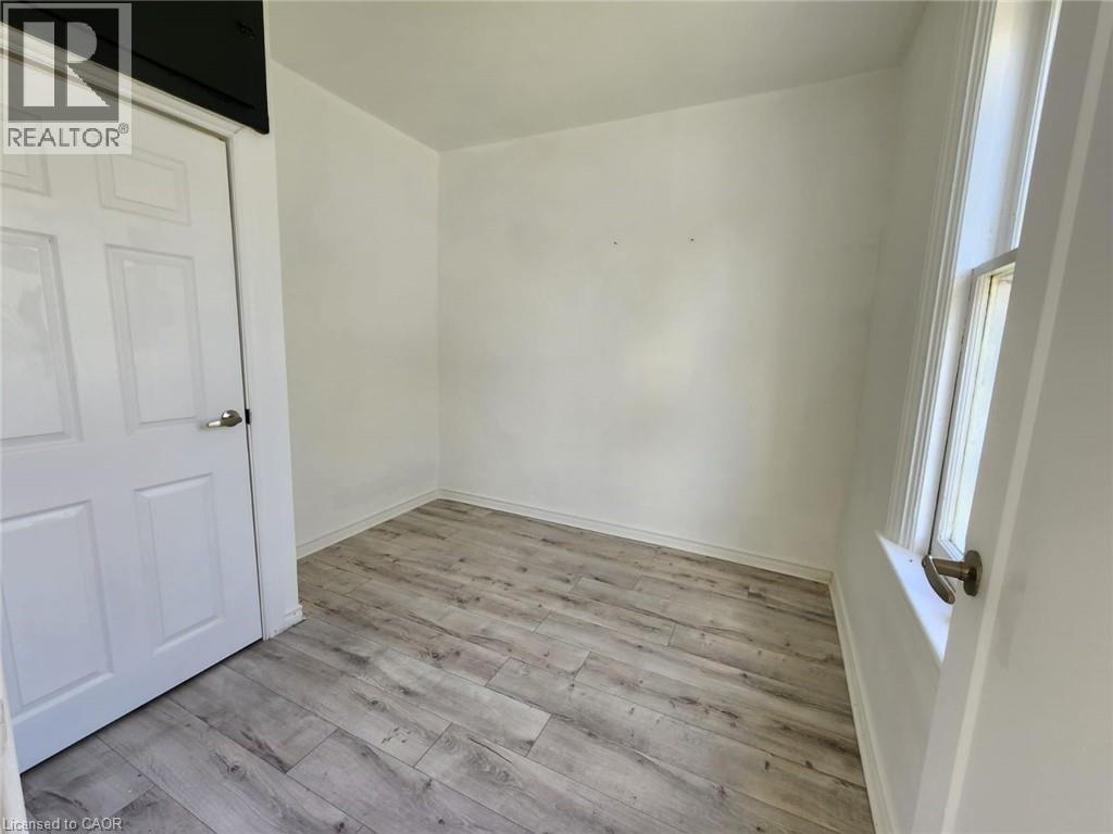 32 NIAGARA Street, Brantford, Ontario, N3R4E2 — Photo 19