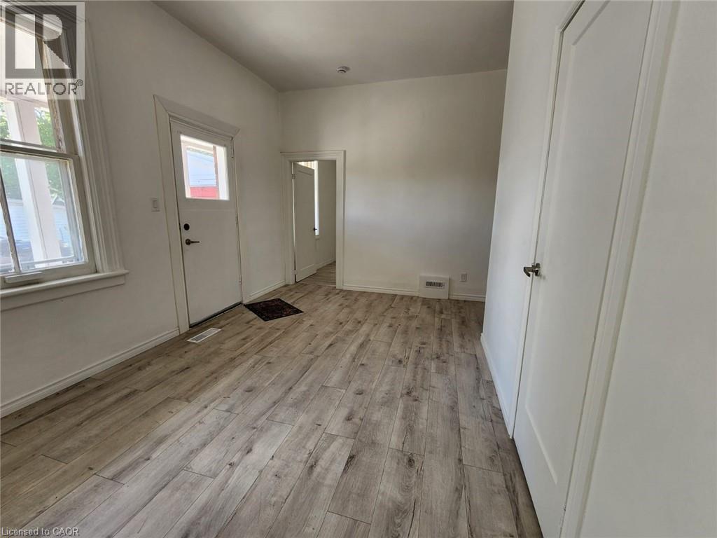 32 NIAGARA Street, Brantford, Ontario, N3R4E2 — Photo 22