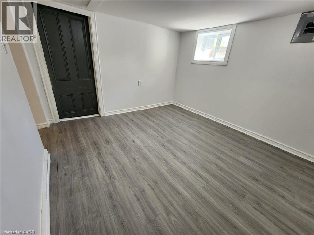 32 NIAGARA Street, Brantford, Ontario, N3R4E2 — Photo 8