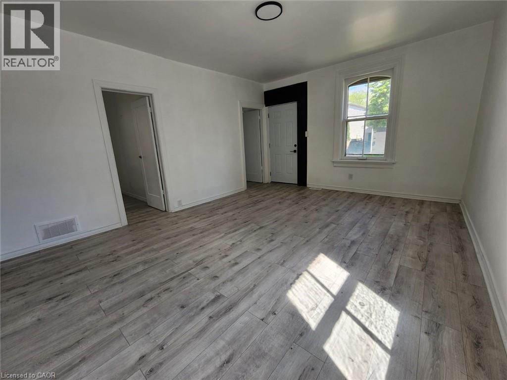 32 NIAGARA Street, Brantford, Ontario, N3R4E2 — Photo 23