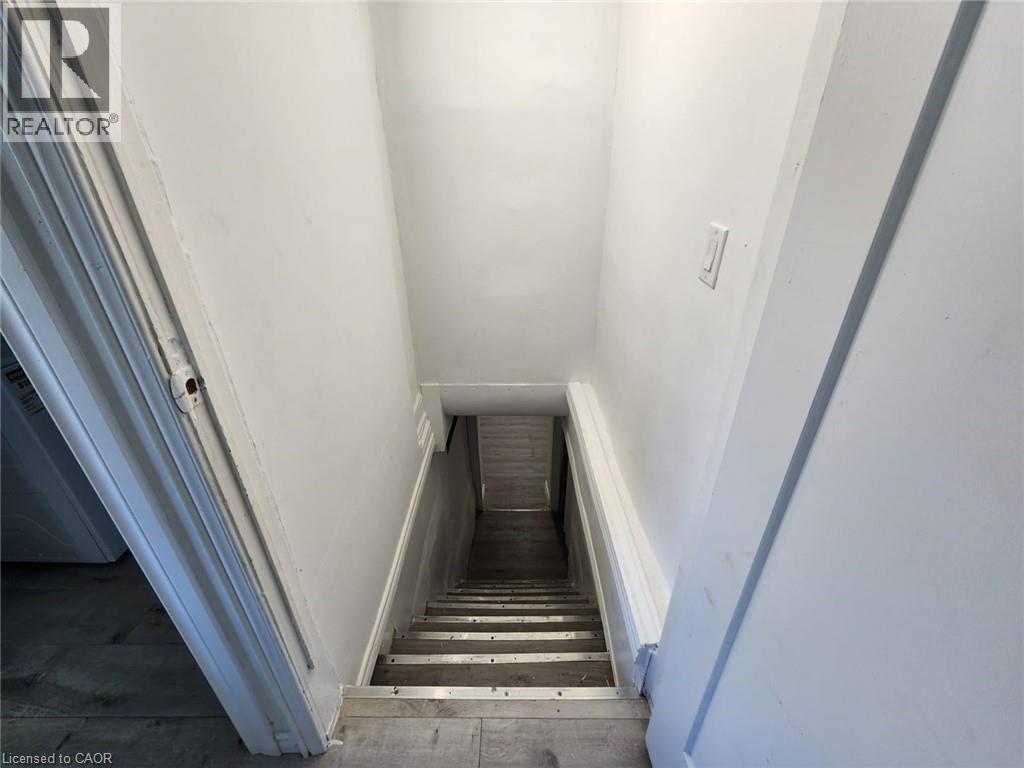 32 NIAGARA Street, Brantford, Ontario, N3R4E2 — Photo 3