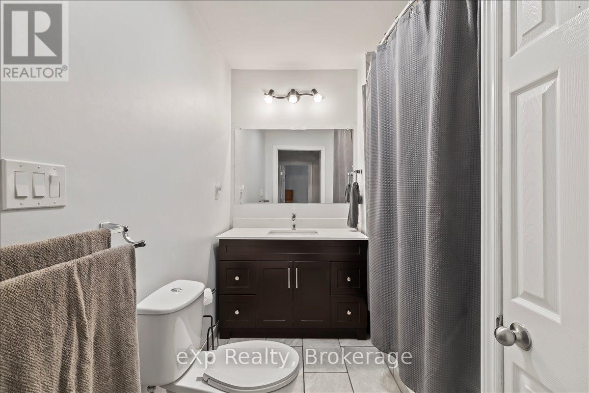 496 MAIN STREET E - 10