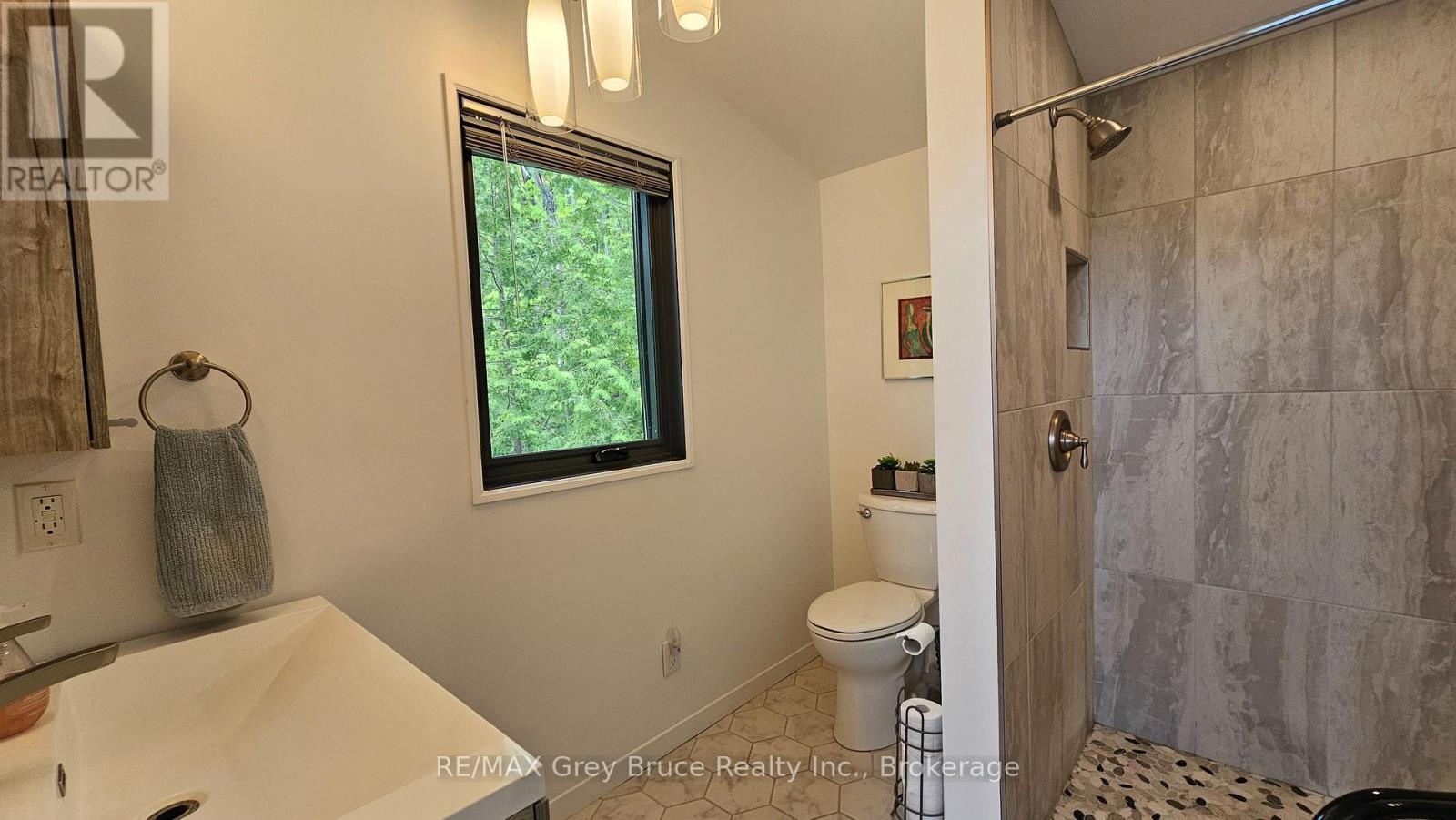 17 SHORELINE DRIVE - 22
