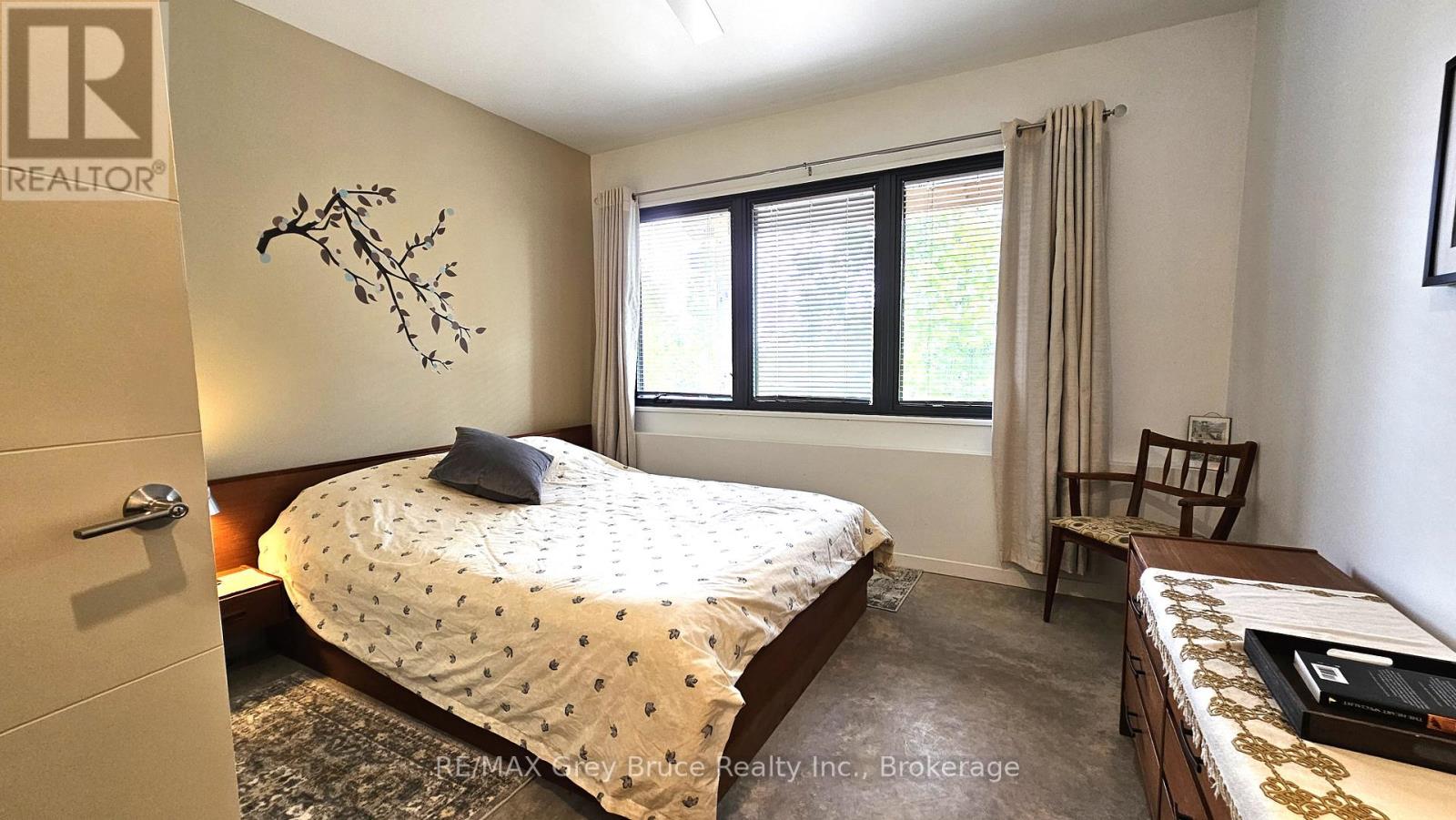 17 SHORELINE DRIVE - 23