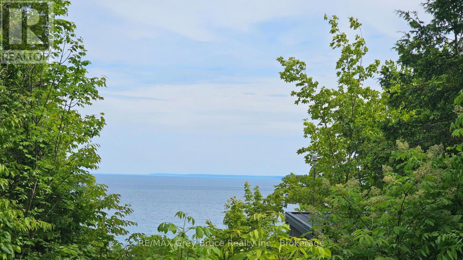 17 SHORELINE DRIVE - 33