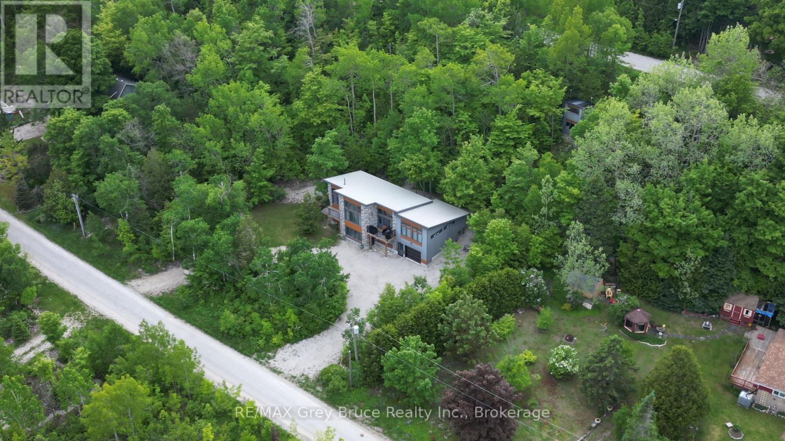 17 SHORELINE DRIVE - 45
