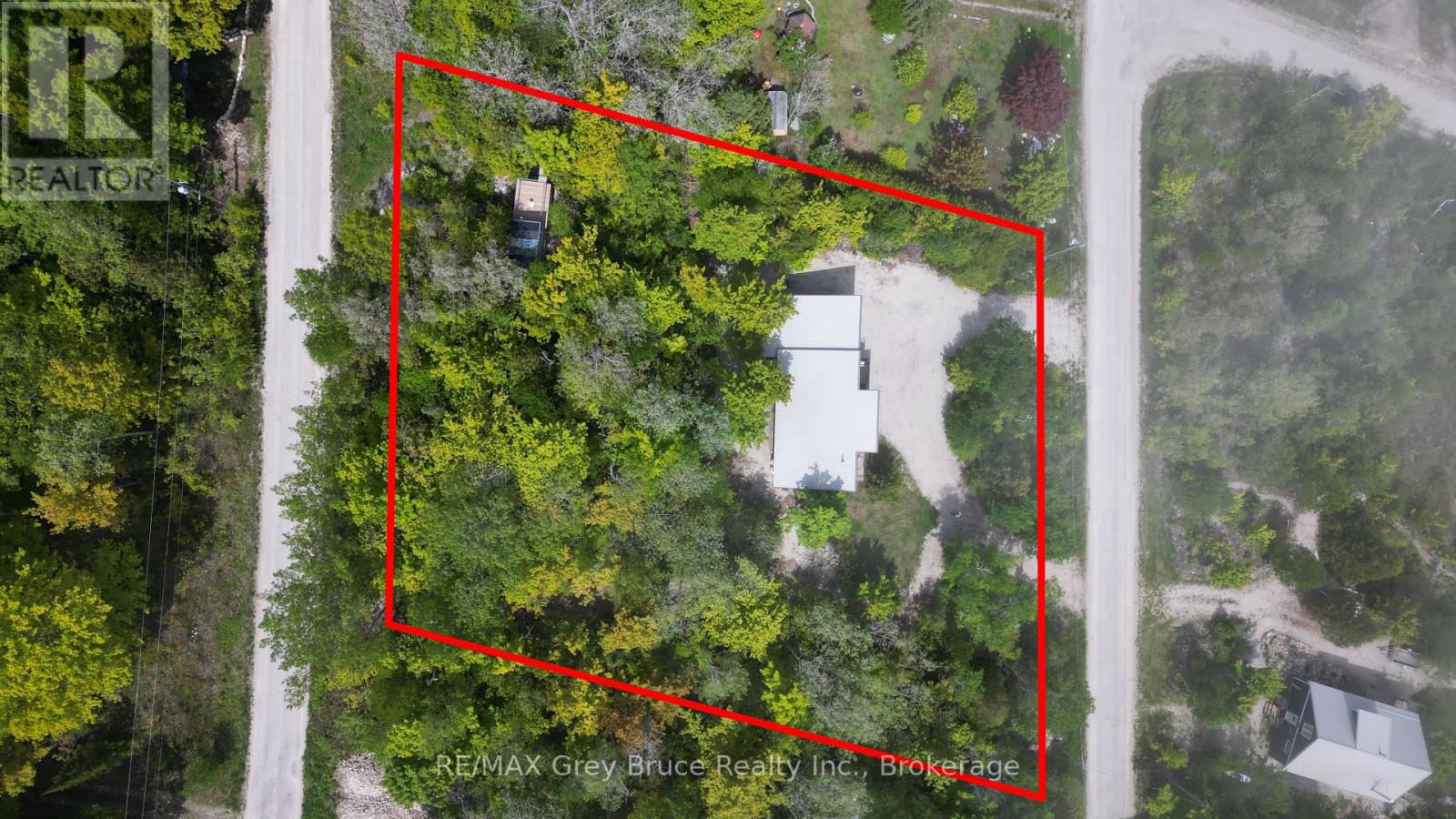 17 SHORELINE DRIVE - 47