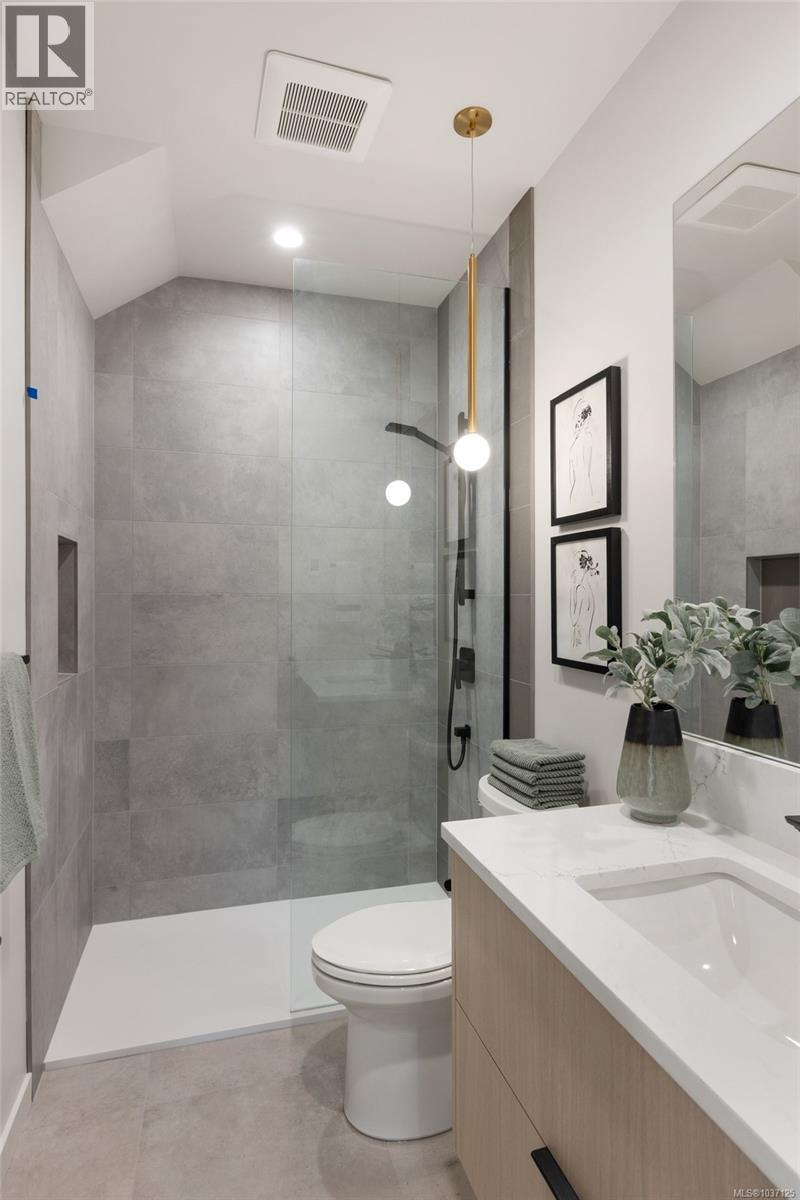 11392 Chalet Rd - 41