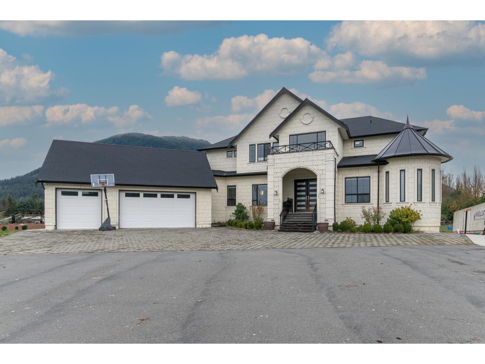 8528 SYLVESTER ROAD, Mission