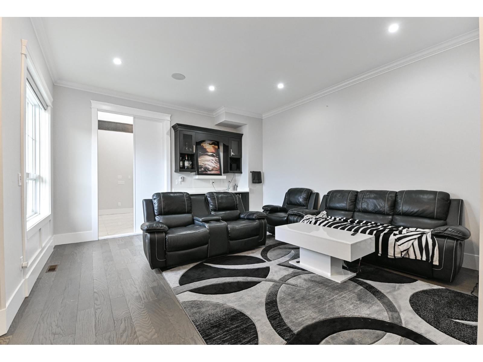 8528 SYLVESTER ROAD, Mission