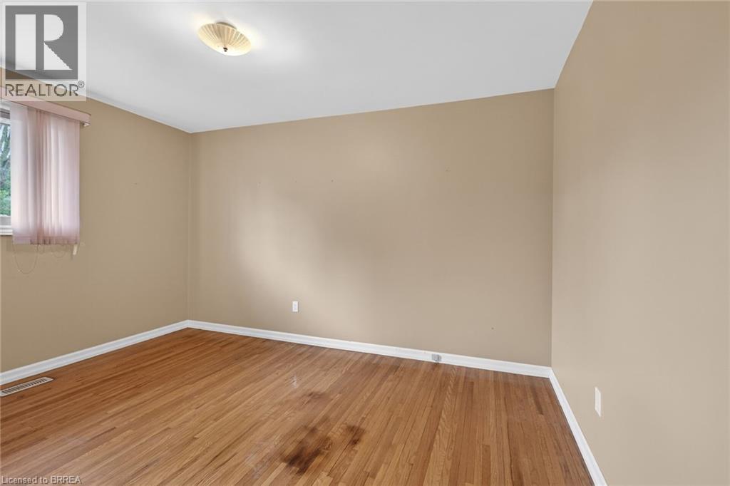 111 MEMORIAL Drive, Brantford, Ontario, N3R5S4 — Photo 16