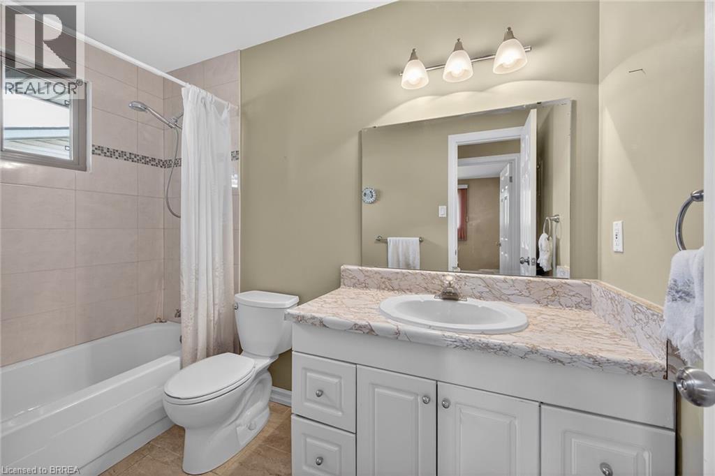 111 MEMORIAL Drive, Brantford, Ontario, N3R5S4 — Photo 17