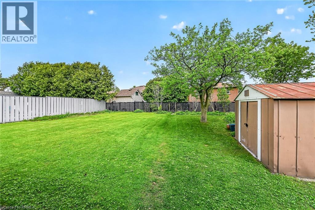 111 MEMORIAL Drive, Brantford, Ontario, N3R5S4 — Photo 30
