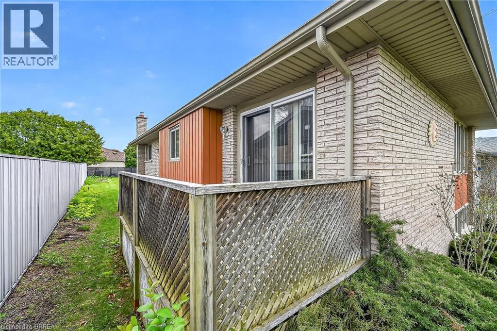 111 MEMORIAL Drive, Brantford, Ontario, N3R5S4 — Photo 13