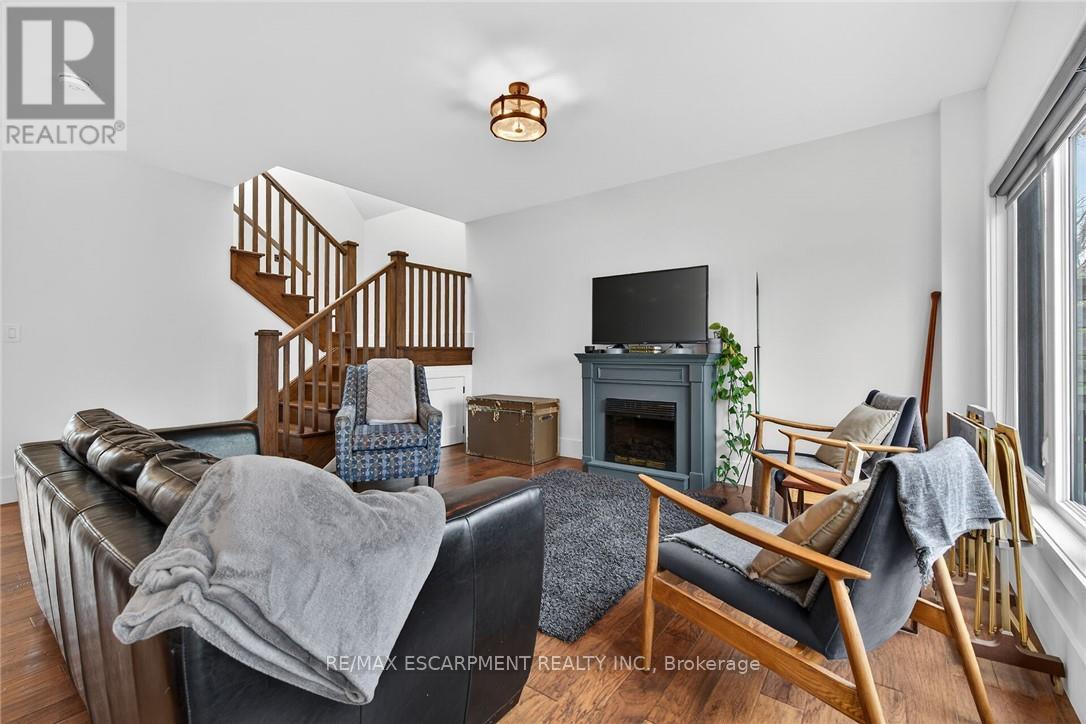1300 RIVER ROAD - 20