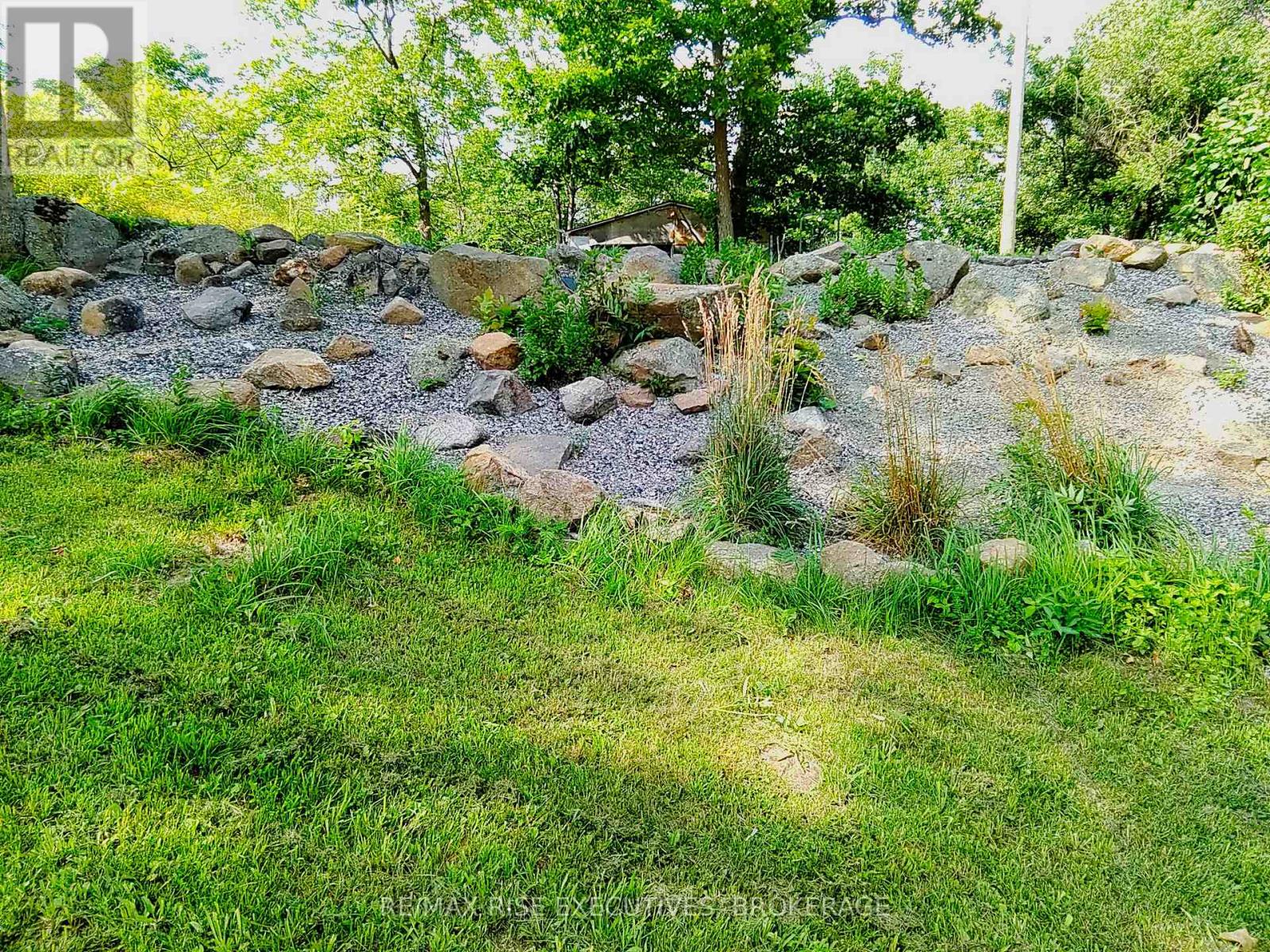 1365 FOURTH LAKE ROAD - 32