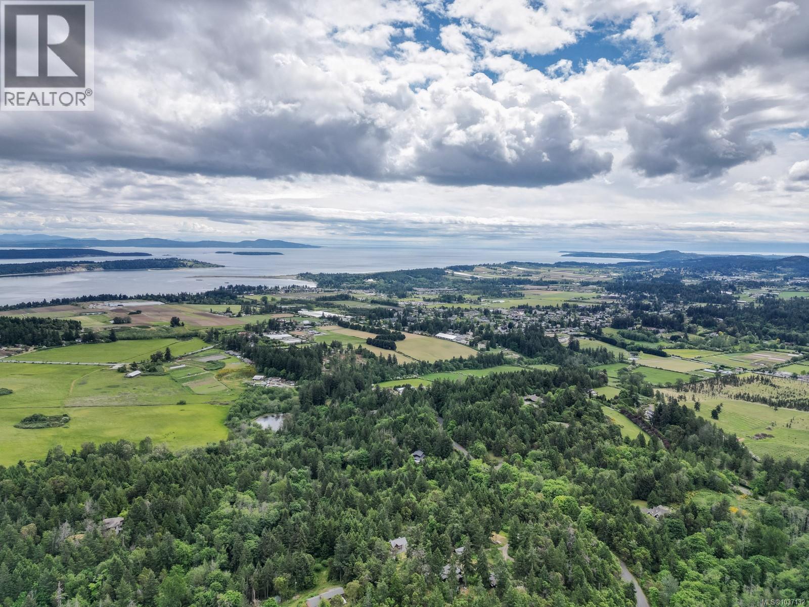 8278 Thomson Pl, Central Saanich