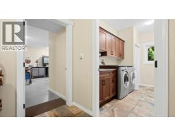Kitchen - 427 Bayles Road, Nakusp, BC V0G1R1 Photo 17