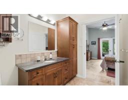 427 Bayles Road, Nakusp, BC V0G1R1 Photo 35