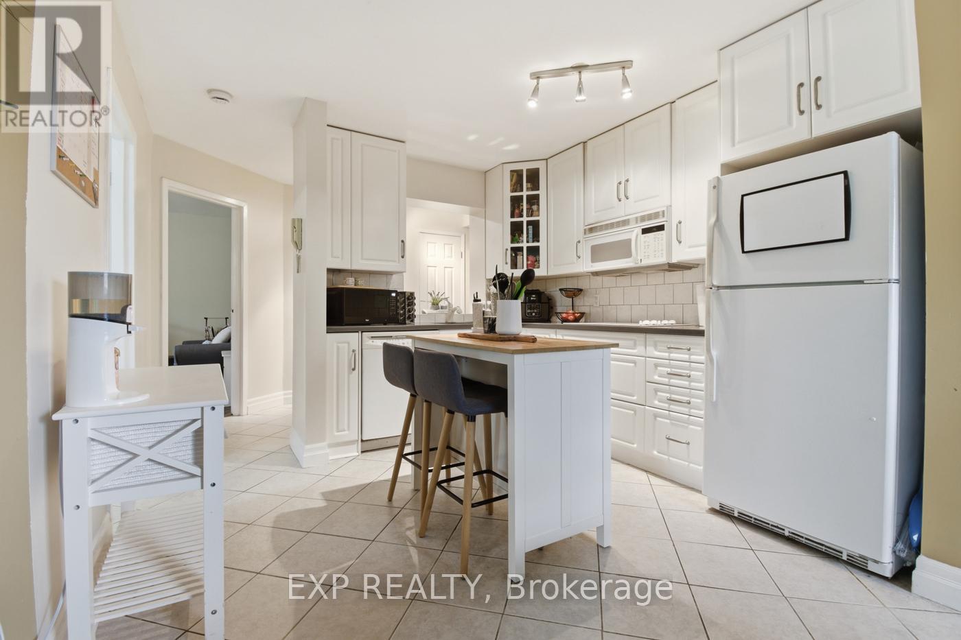 #303 78 WELLAND STREET N - 12