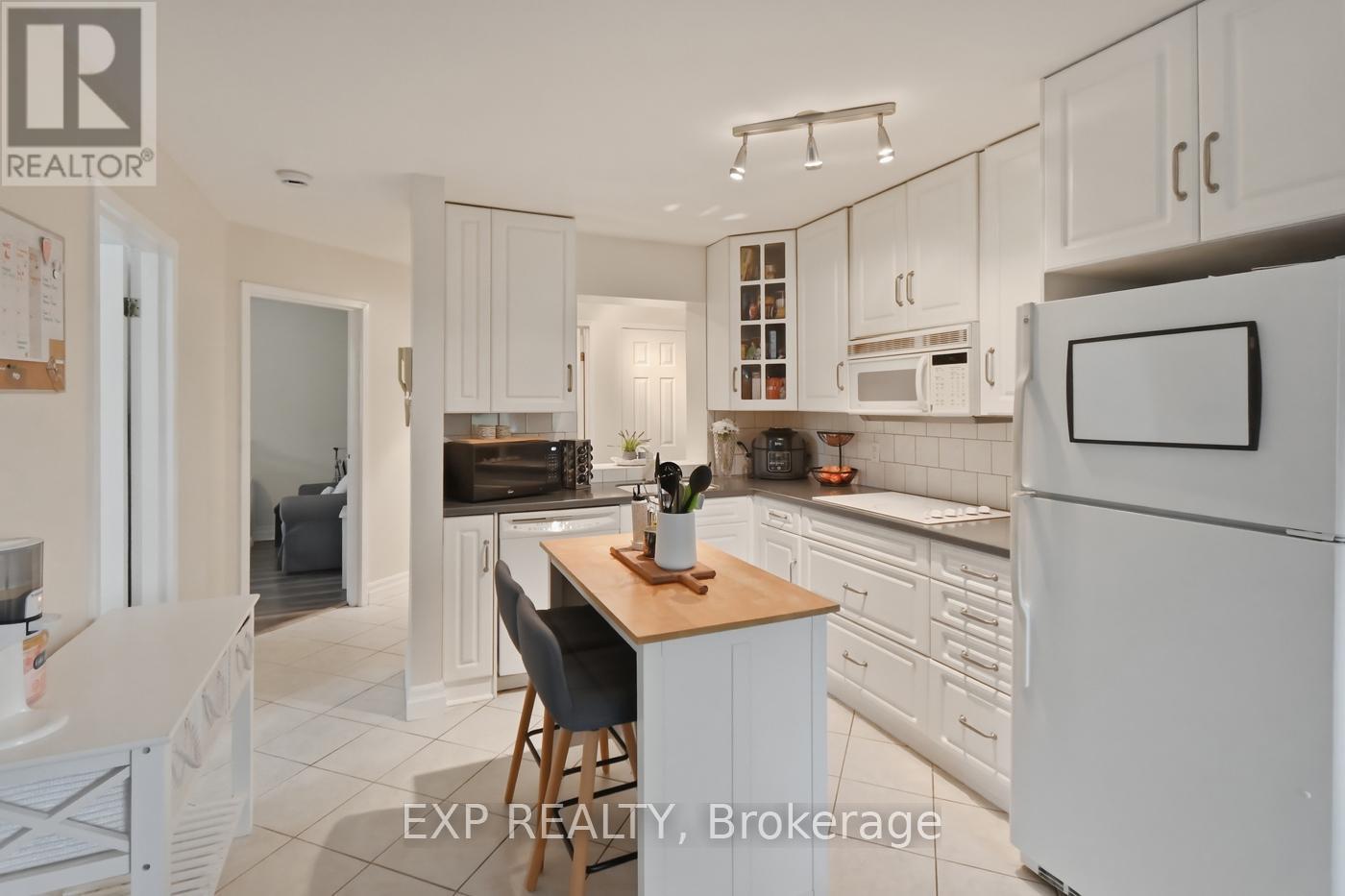 #303 78 WELLAND STREET N - 14