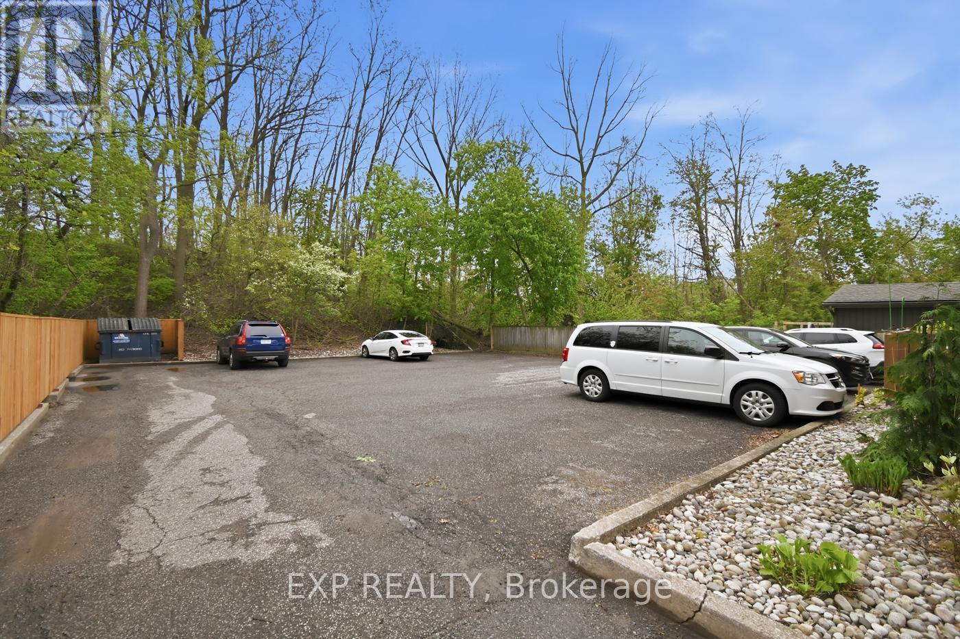 #303 78 WELLAND STREET N - 23