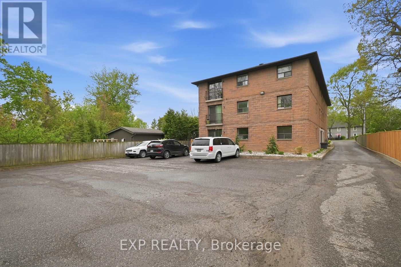 #303 78 WELLAND STREET N - 24
