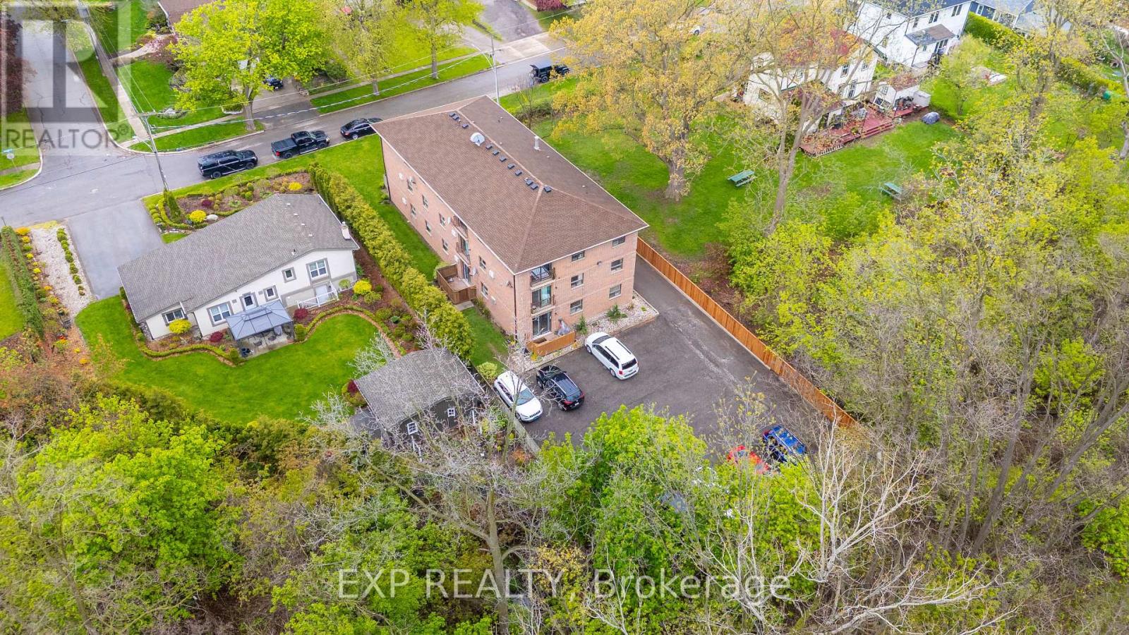 #303 78 WELLAND STREET N - 26