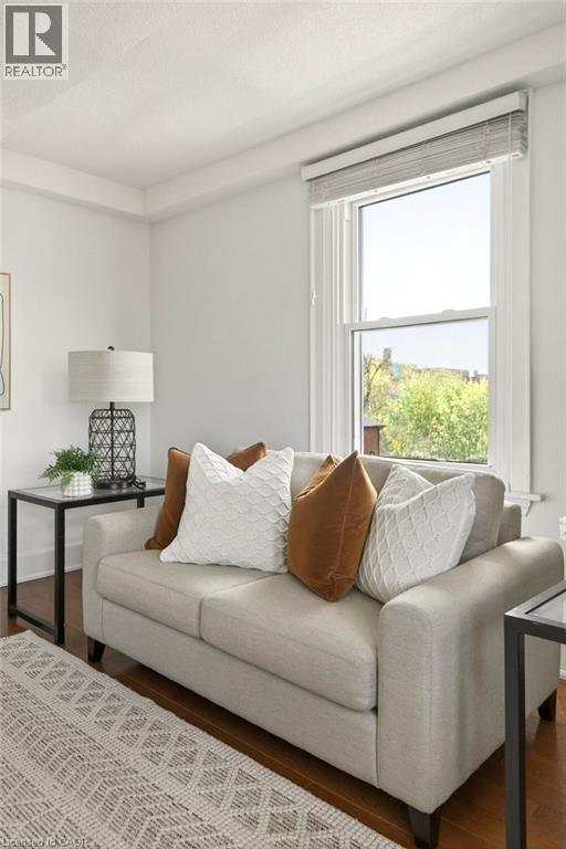 #7 21 MOUNTWOOD Avenue - 23