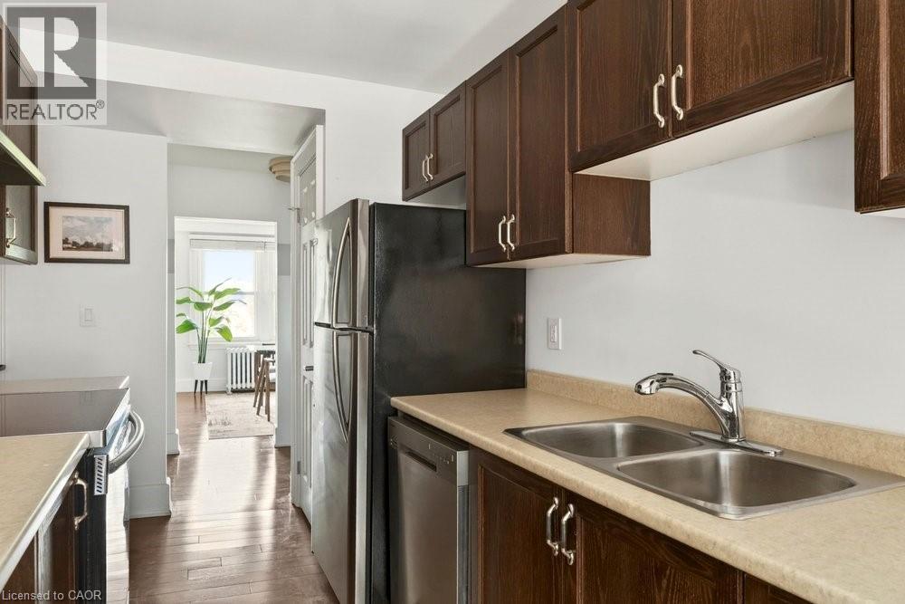 #7 21 MOUNTWOOD Avenue - 33
