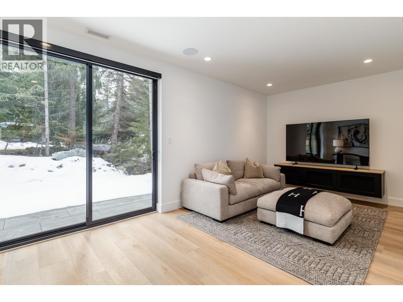 17 2077 GARIBALDI WAY, Whistler