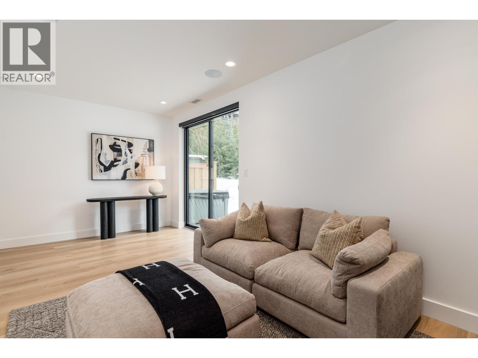 17 2077 GARIBALDI WAY, Whistler