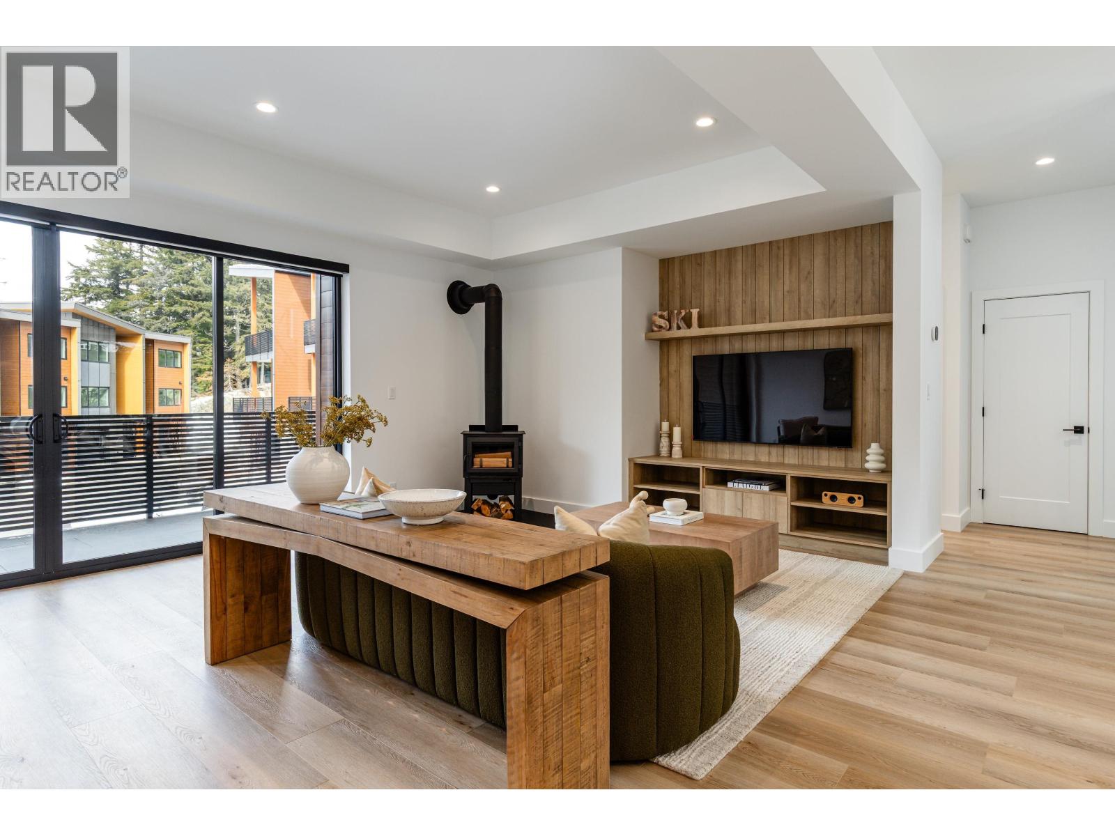 17 2077 GARIBALDI WAY, Whistler