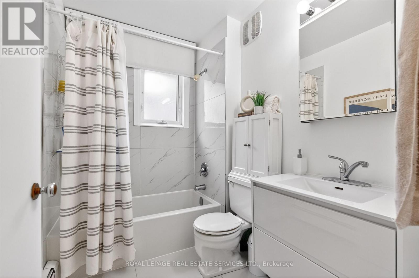 25 LORINDALE AVENUE - 23