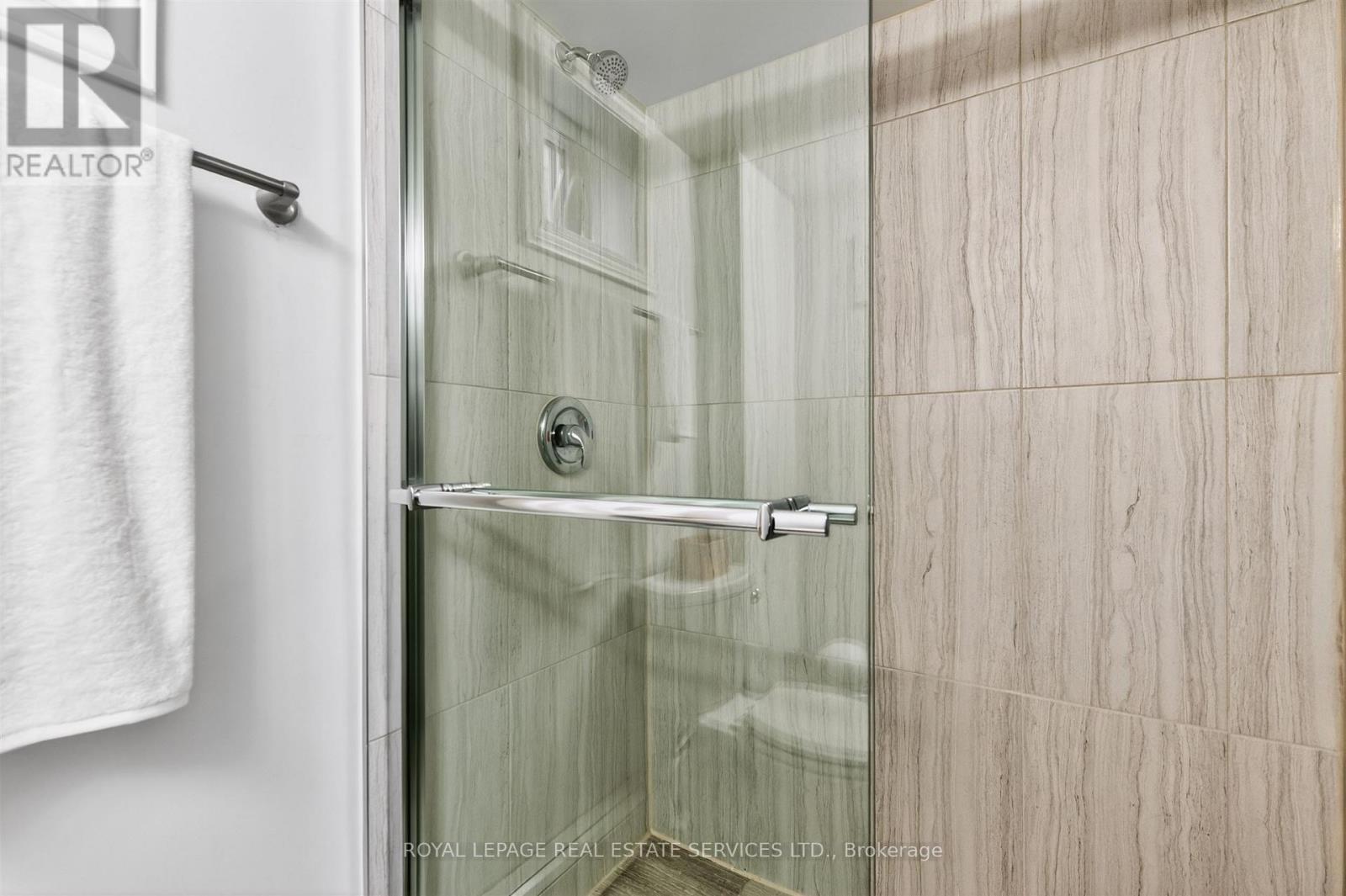 25 LORINDALE AVENUE - 35