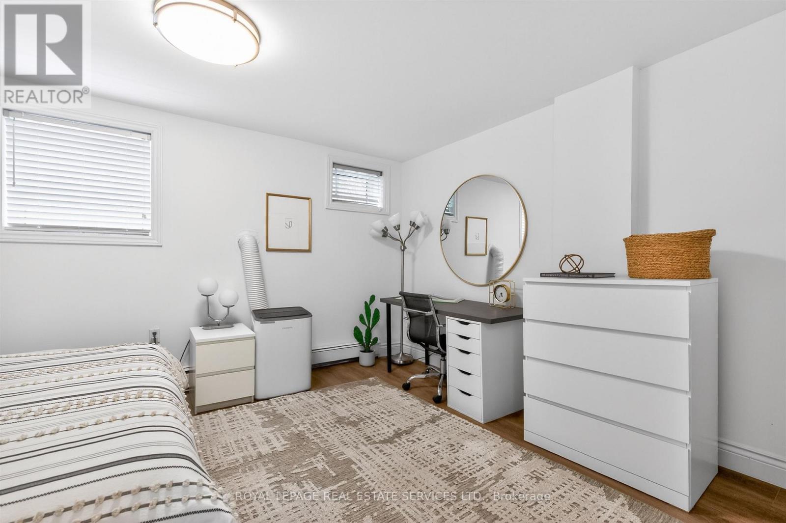 25 LORINDALE AVENUE - 32