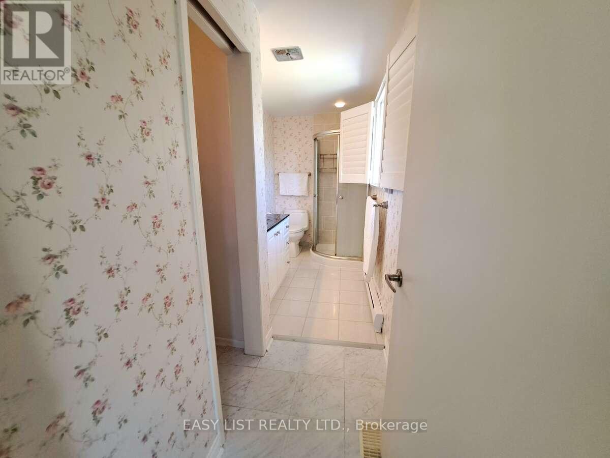 1035 OSHAWA BOULEVARD N - 11