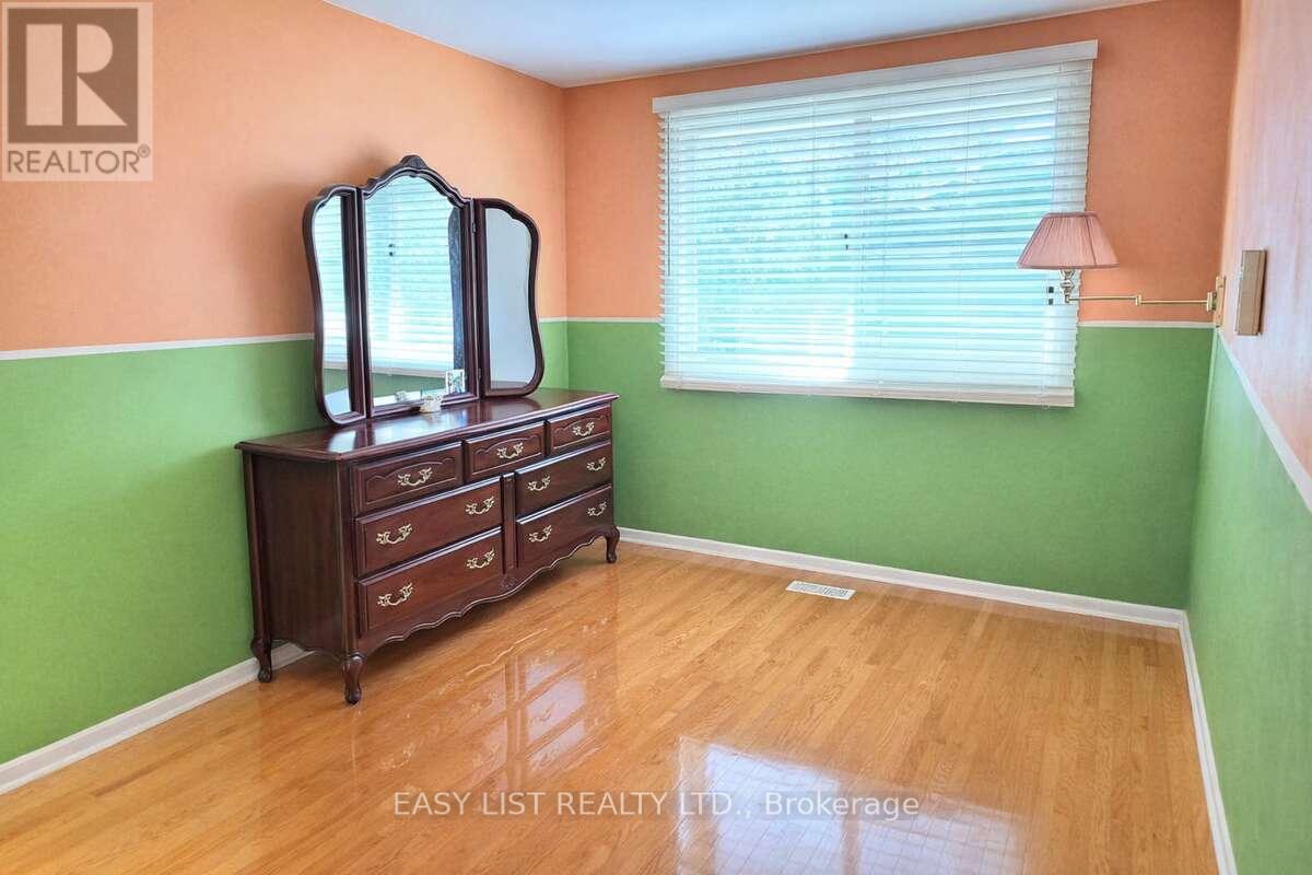 1035 OSHAWA BOULEVARD N - 14