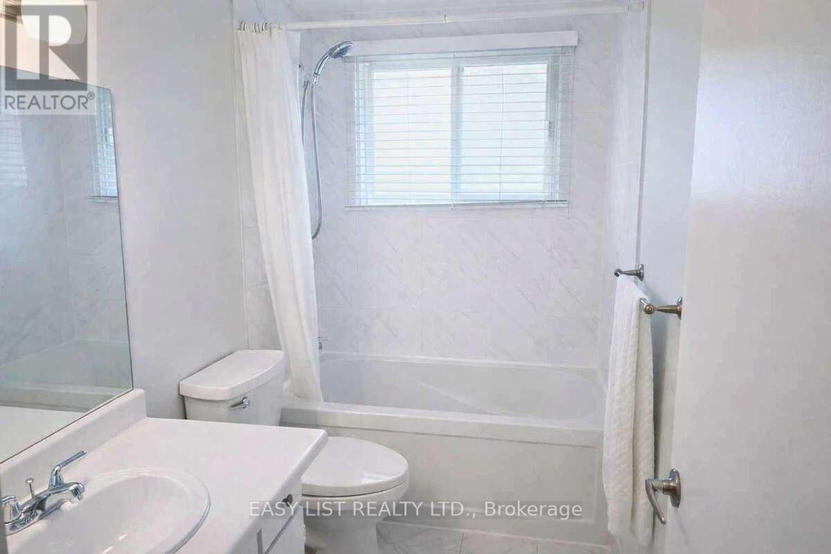 1035 OSHAWA BOULEVARD N - 15