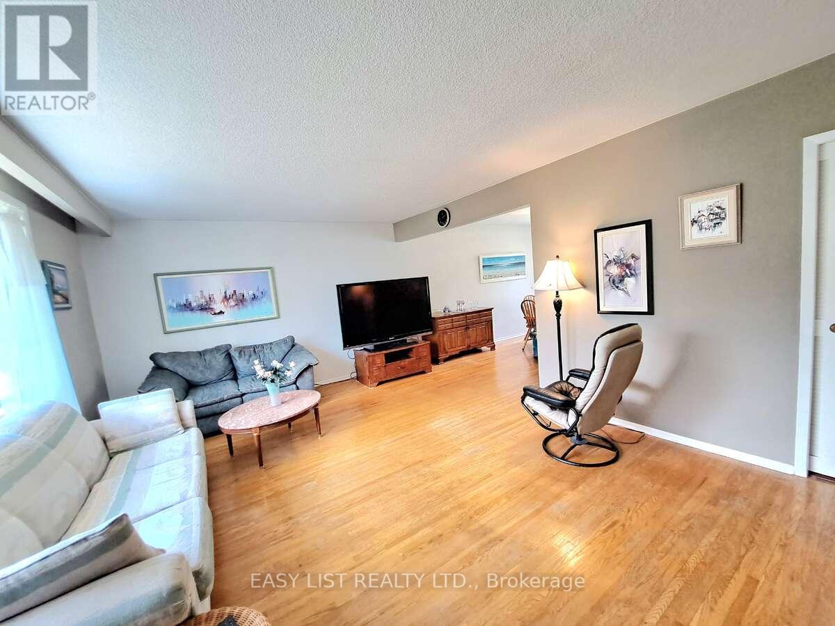 1035 OSHAWA BOULEVARD N - 4