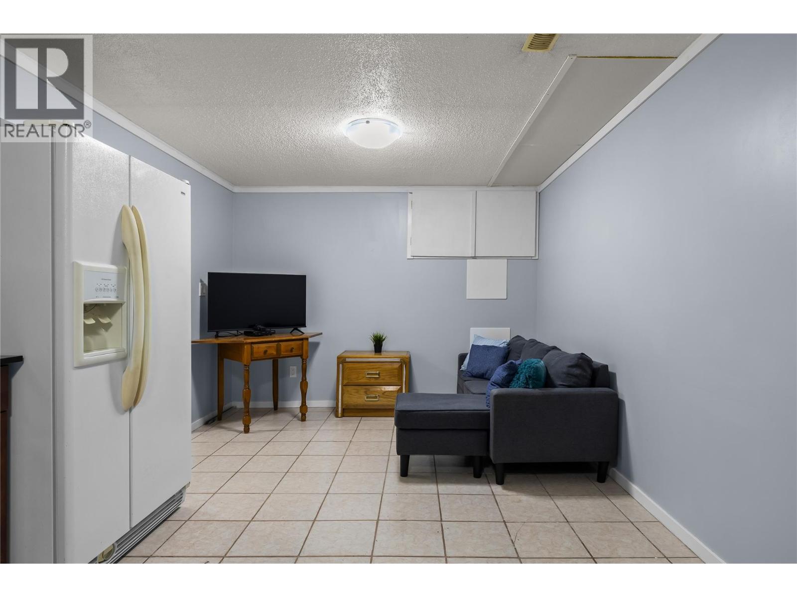 730 Cupar Road - 16
