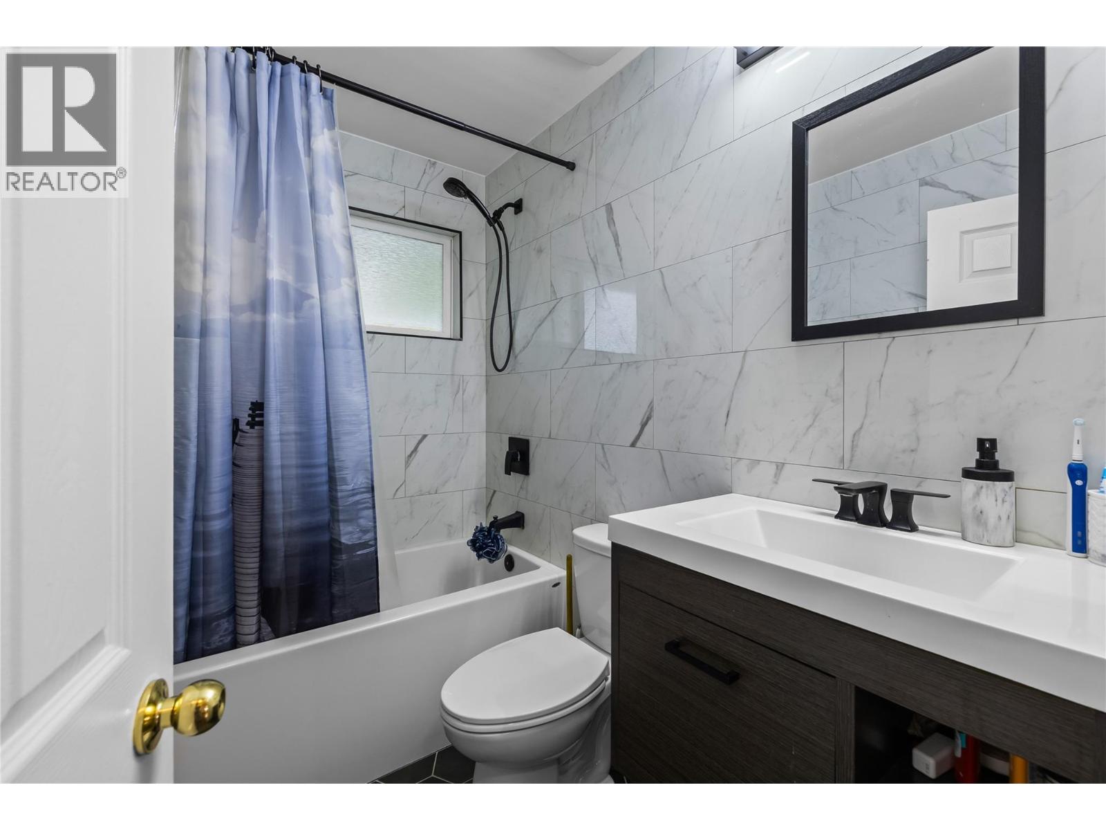 730 Cupar Road - 12