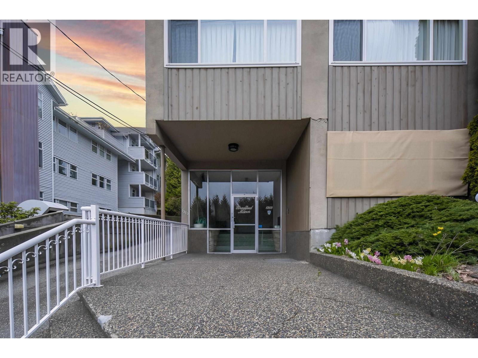 5353 HASTINGS Street - main photo