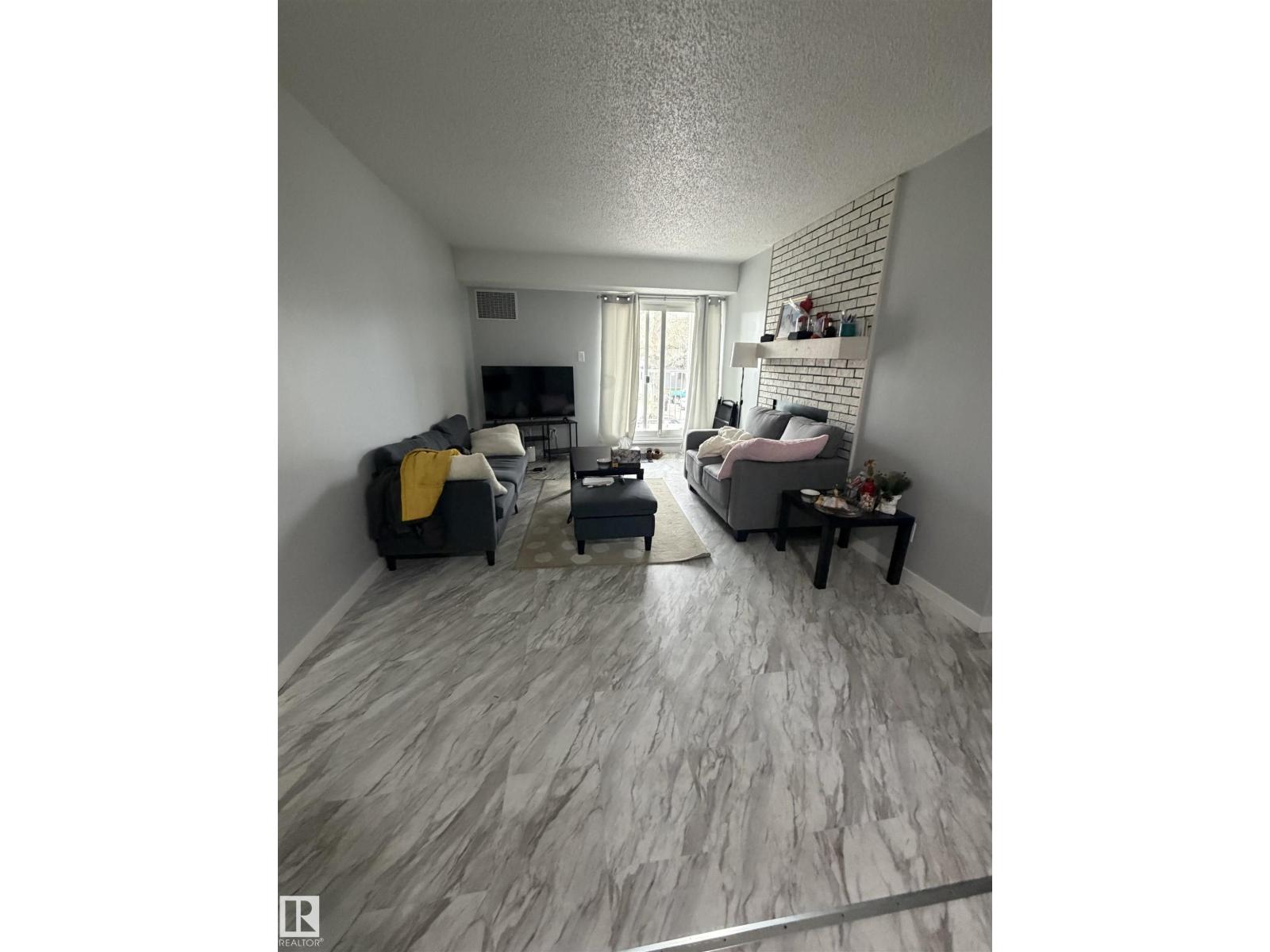 #205 10136 160 ST NW - 3