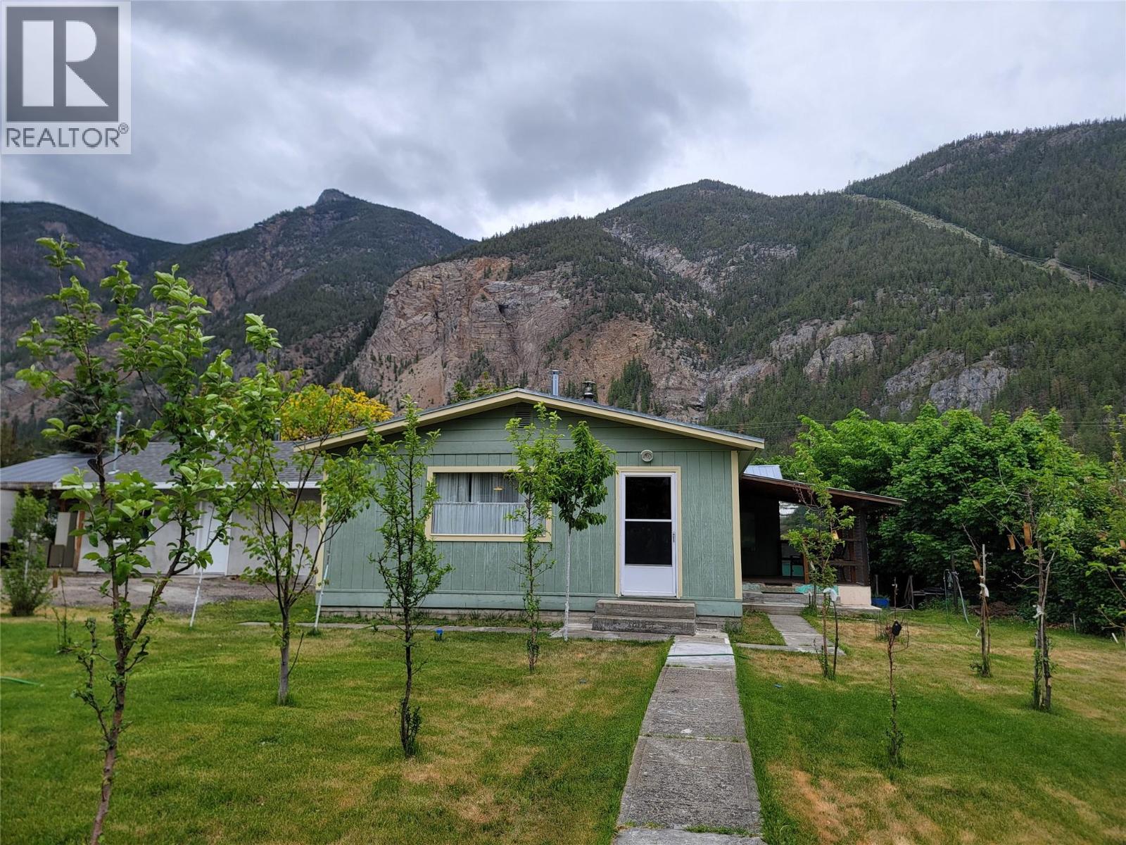 981 Scott Avenue - 33